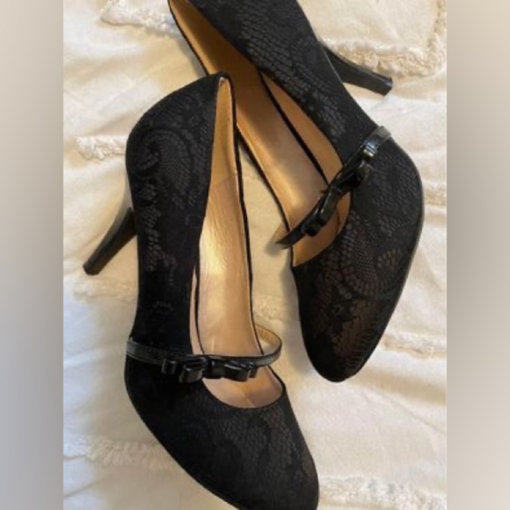 Heels 8.5 clause and effect worn for 1 day